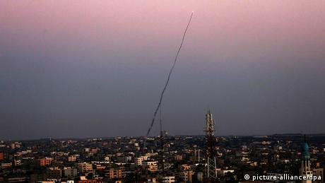 إسرائيل تسقط طائرة صغيرة بدون طيار أطلقت من غزة  أخبار  DWDE  14072014