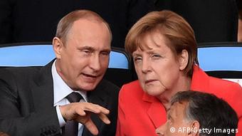 Despite the Ukraine crisis, Merkel speaks to Putin