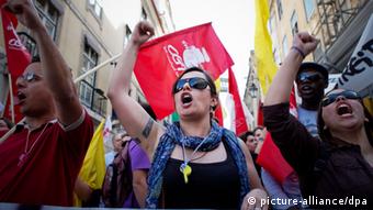 Молоді безробітні португальці регулярно виходять на демонстрації