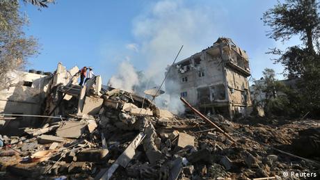 إسرائيل وحماس توافقان على هدنة لأسباب إنسانية في غزة  أخبار  DWDE  17072014
