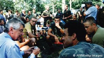 Ολλανδοί κυανόκρανοι στη Σρεμπρένιτσα το 1994