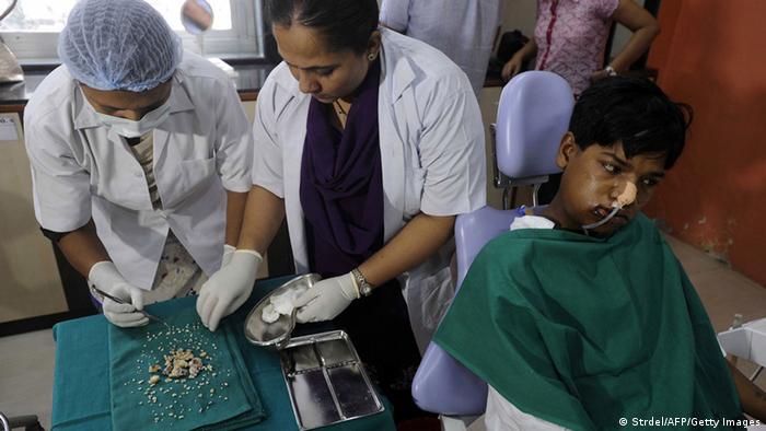 Indien 232 Zähne in Mund eines Teenagers entdeckt