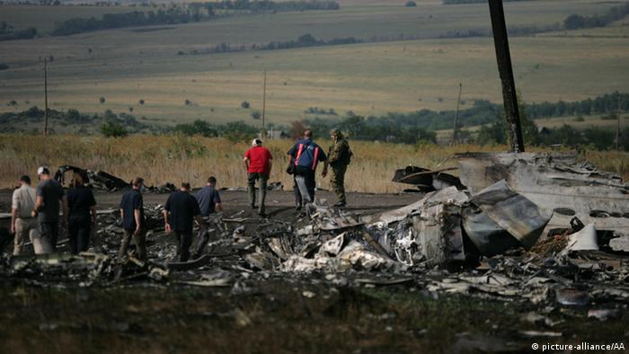 Ukraine MH17 plane wreckage. (Photo: Alexander Ermochenko / Anadolu Agency)