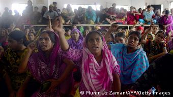 Bangladesch Tuba-Arbeiterinnen Protest Unbezahlte Löhne