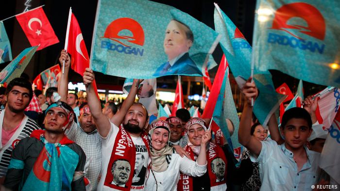 Präsidentschaftswahl in der Türkei Erdogan Anhänger 10.08.2014