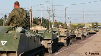 Російська військова техніка у російському Каменськ-Шахтинську на кордоні з Україною (серпень 2014) 