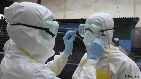 علماء: فيروس ايبولا يتحور بسرعة هائلة   عالم المنوعات   DW.DE   29.08.2014