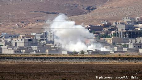 تصاعد حدة القتال حول كوباني وتقدم لمقاتلي داعش   أخبار   DW.DE   02.10.2014