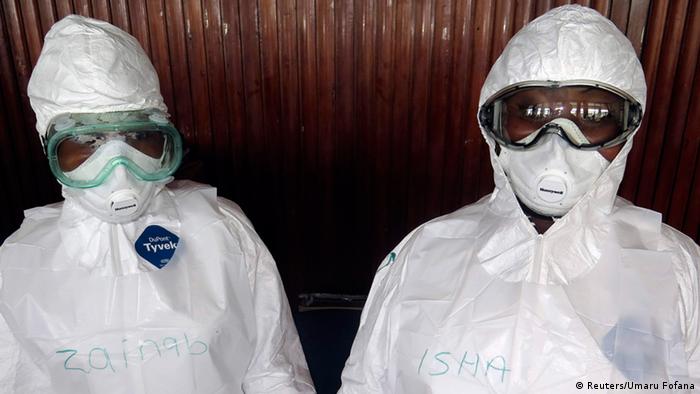 Ebola 30.09.2014 Schutzanzüge