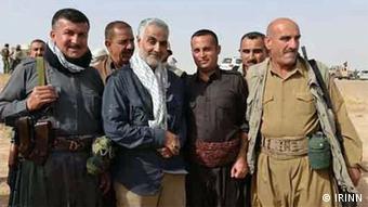 قاسم سلیمانی، فرمانده سپاه قدس در میان پیشمرگان کرد عراق