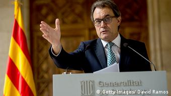 Ο πρωθυπουργός της Καταλονίας Άρτουρ Μας λέει ότι θα επανέλθει με άλλο δημοψήφισμα.