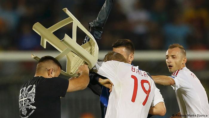 Fußball Albanien Serbien Ausschreitungen Schlägerei Gewalt Drohne Belgrad