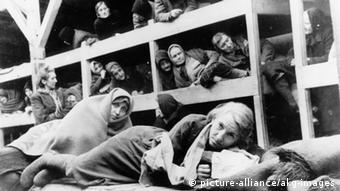 Η ετυμηγορία του Συνταγματικού Δικαστηρίου αφορά αιτήματα και προσφυγές για αποζημιώσεις Ιταλών που εκτοπίσθηκαν σε στρατόπεδα συγκέντρωσης στην Γερμανία