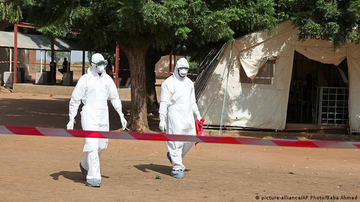 Mediziner im Kampf gegen Ebola in Kayes - Fhoto: Baba Ahmed (AP)