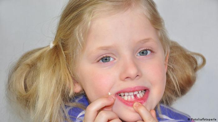 Erster ausgefallener Zahn einer Fünfjährigen