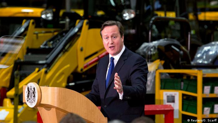 David Cameron giving his immigration speech
Photo: REUTERS/Oli Scarff/Pool 