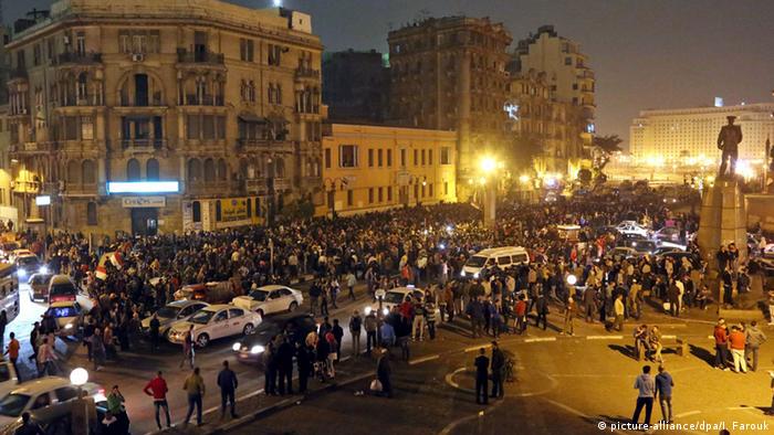 Protest gegen die Einstellung des Gerichtsverfahrens gegen Mubarak 