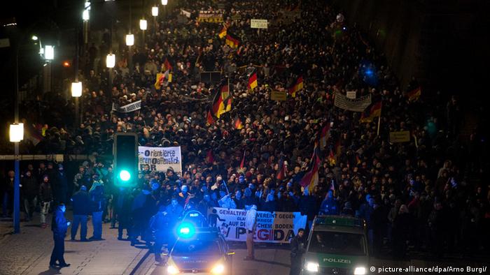 Demonstracija pristaša PEGIDA-e u Dresdenu 1.12.2014.