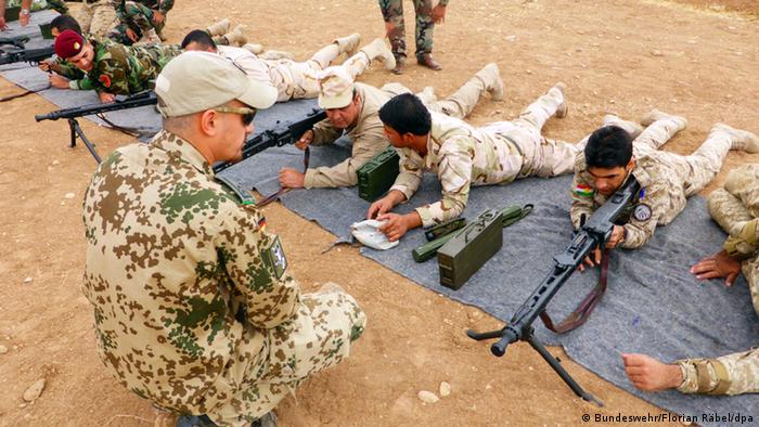 Symbolbild - Bundeswehr bildet kurdische Peschmerga aus