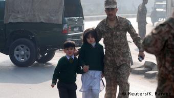 Pakistan Taliban-Überfall auf Schule in Peshawar 16.12.2014