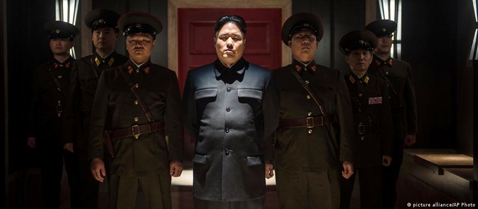 Filme conta a história de um complô para matar o ditador Kim Jong-un, interpretado pelo ator Randall Park