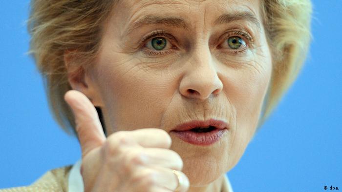 Jan Krissler, also know by his alias &quot;Starbug,&quot; told a conference of hackers he has copied the thumbprint of German Defense Minister Ursula von der Leyen. - 0,,18154223_303,00