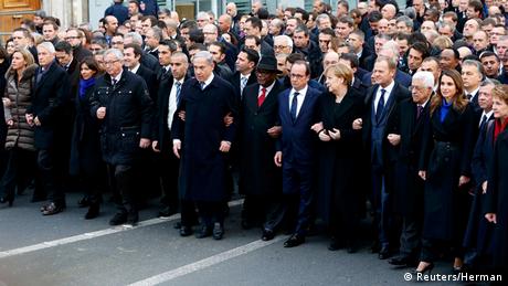 Staats und Regierungschefs auf dem Marsch (Foto: Reuters)