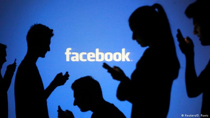 Report: Facebook′s ′Like′ function is watching you | Sci ...