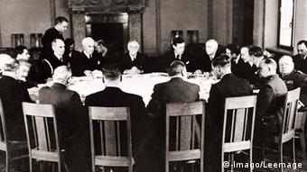 Në tryezën e bisedimeve në Jaltë, shkurt 1945