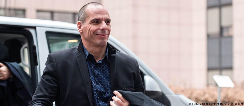 Varoufakis disse que a extensão do crédito "obviamente" está ligada a "três ou quatro condições"