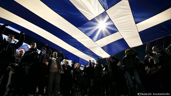 Symbolbild Griechenland Schuldenkrise Flagge