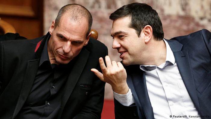 El primer ministro griego, Alexis Tsipras y su ministro de Finanzas, Yanis Varoufakis. 