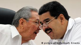 ¿Es el jefe de Estado cubano, Raúl Castro, más poderoso que el presidente venezolano, Nicolás Maduro?