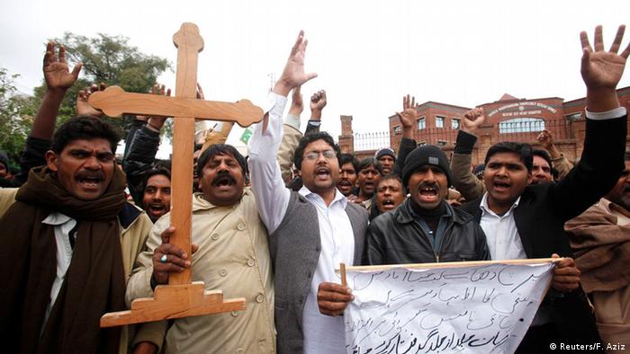 People from the Christian community attend a protest, to condemn suicide bombings which took place outside two churches in Lahore, in Peshwar, March 16, 2015
(Photo: REUTERS/Fayaz Aziz)