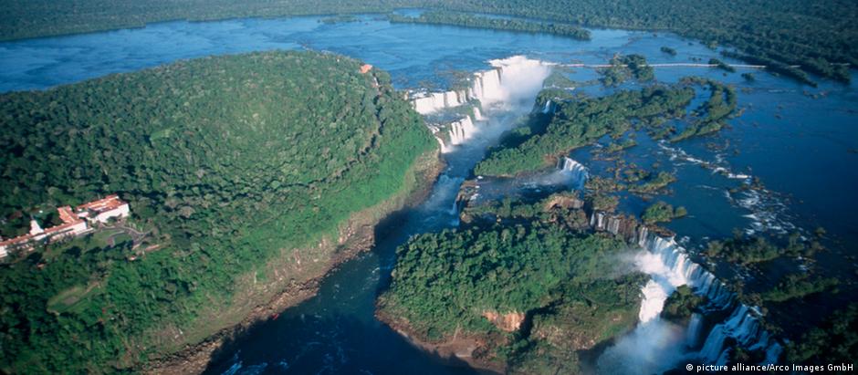 Imagem aérea da província de Misiones, na Argentina, perto da fronteira com o Paraguai