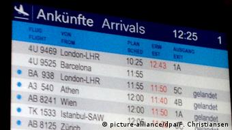 Germanwings Airbus A320 abgestürzt Anzeigetafel Flughafen Düsseldorf 