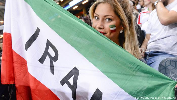 Navijačica Irana na utakmici Švedska - Iran 31.3.2015.