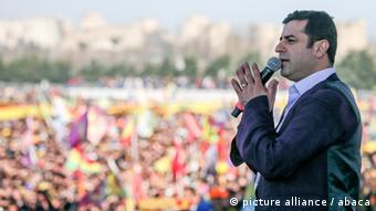 Selahattin Demirtasi HDP-së. Partia ka një rritje të madhe të popullaritetit.
