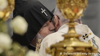 پاپ فرانسیس در مراسم یکصدمین سالگرد کشتار ارامنه این رویداد را نسل‌کشی خواند