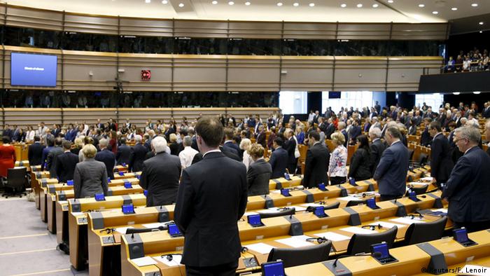 یک دقیقه سکوت نمایندگان پارلمان اروپا به احترام قربانیان نسل‌کشی ارامنه 