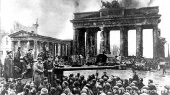 Zweiter Weltkrieg, Sowjets befreien Berlin 1945