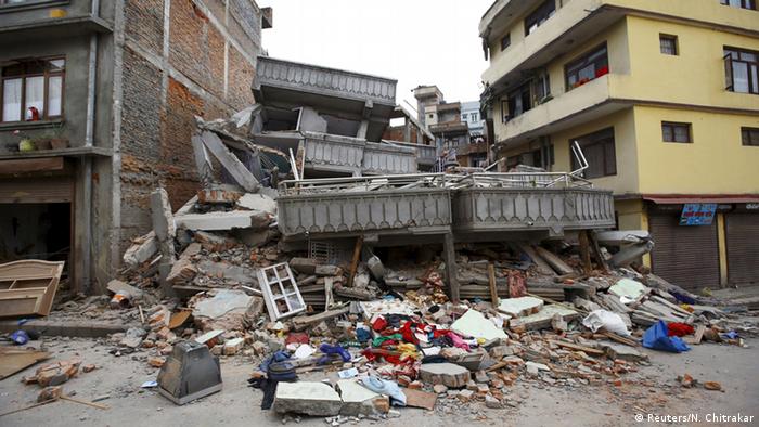 Fear and shock��� in Nepal following massive earthquake | News | DW.