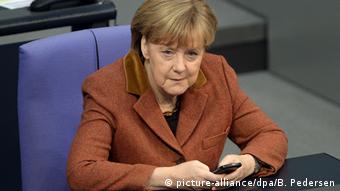 Η Άγκελα Μέρκελ τονίζει ότι εργάζεται για την παραμονή της Ελλάδας στο ευρώ