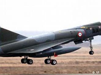 One of two French Mirage IV surveillance planes takes off from the Istres Air Force base in southern France Friday Feb. 21, 2003, on its way to the Middle East to help U.N. inspectors in Iraq, part of France's efforts to avert war by strengthening the hunt for banned weapons. (AP Photo/Philippe Laurencon)