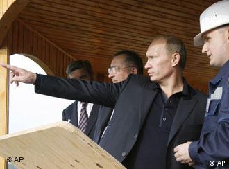 Russlands Premierminister Putin besucht die Baustelle einer Pipeline nach China