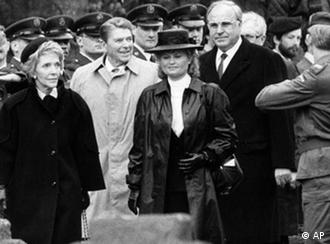 Kontroverzni gest pomirenja u Bitburgu: Helmut Kol i Ronald Regan 1985.