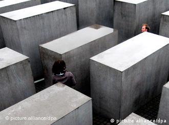 10 мая 2005 года в Берлине открылся Мемориал памяти жертв Холокоста