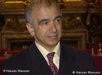 حسن منصور می‌گوید تحیم‌ها الزاما منجر به نارضایتی عمومی و فشار مردم بر حکومت نخواهدشد