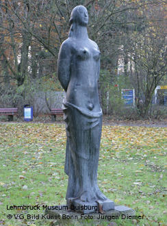 Бронзовая статуя "Пандора" работы Эдвина Шарфа