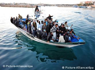 جزیره لامپیدوسای ایتالیا در سال گذشته شاهد ورود سیل آسای مهاجرین بود. 